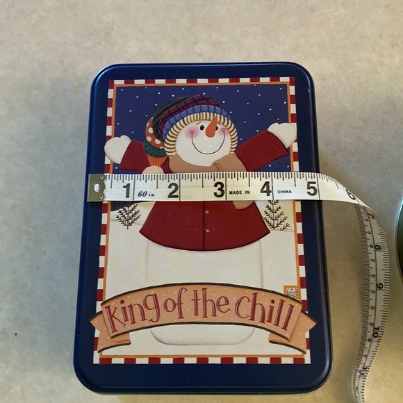 Like new. Cute Holiday tins to hold all your goodies! - Picture 4 of 9